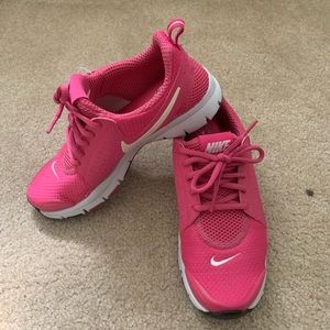 Nike Woman’s Sneakers SZ 6